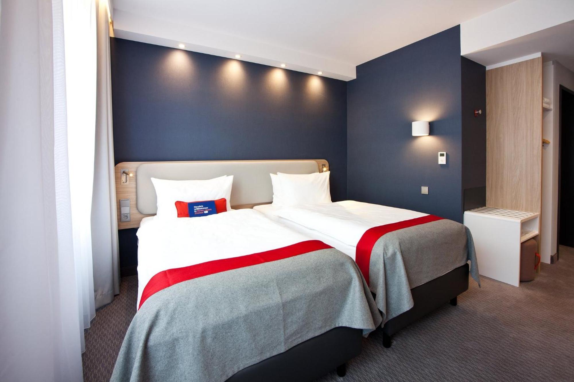 Holiday Inn Express - Darmstadt By Ihg Exterior photo