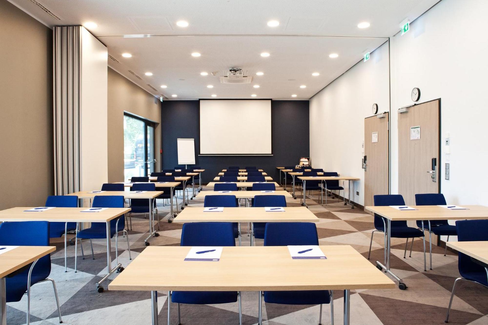 Holiday Inn Express - Darmstadt By Ihg Exterior photo